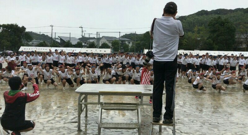 松元中学校体育大会2017雨の中のフォークダンス